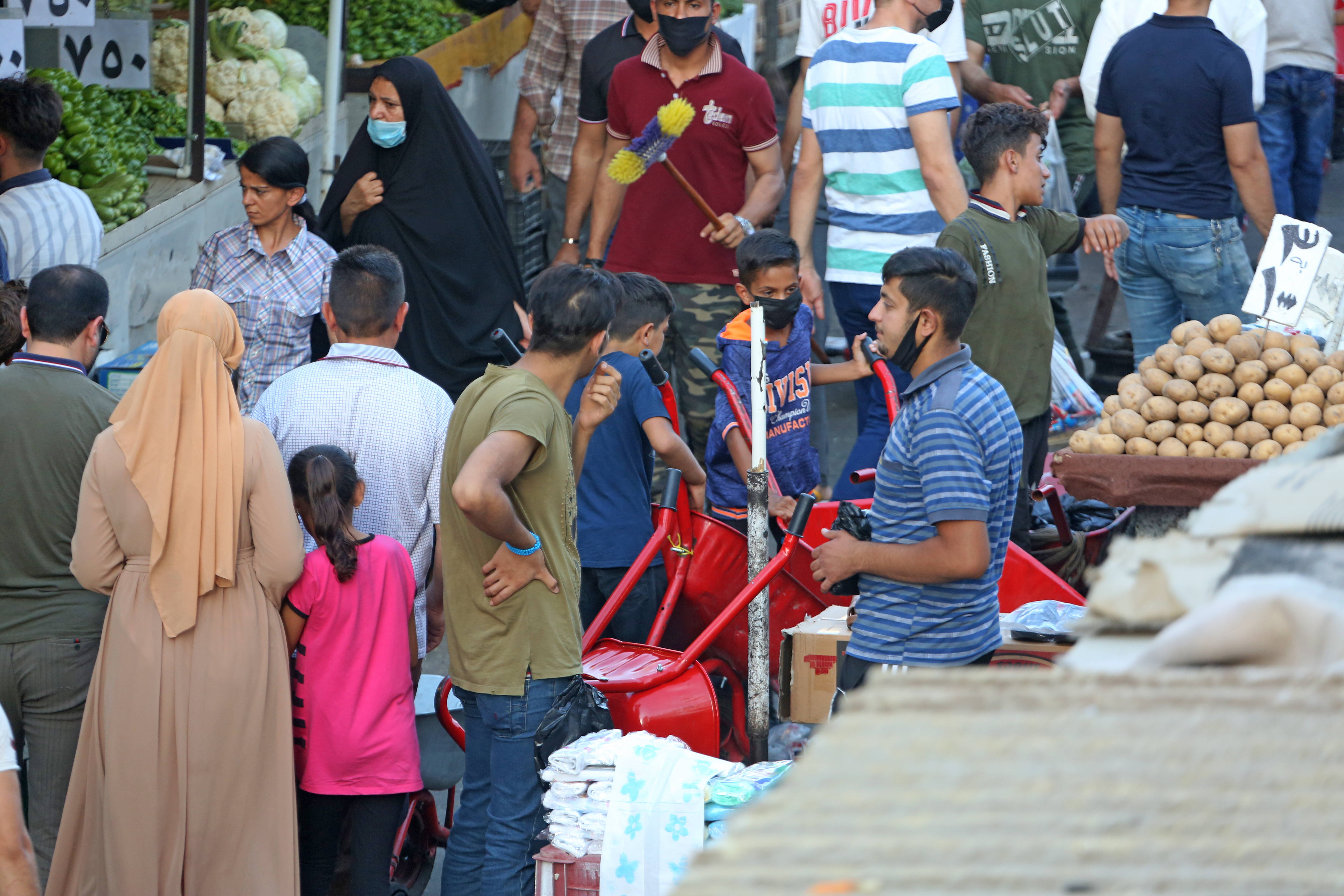  منداڵانی دەستگێڕ لە بازاڕی شێخەڵڵای هەولێر